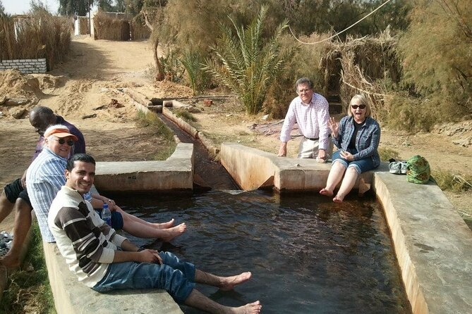 2 Day Bahariya Oasis White Desert Tour - English Mountain, Magic Lake, and Bawiti