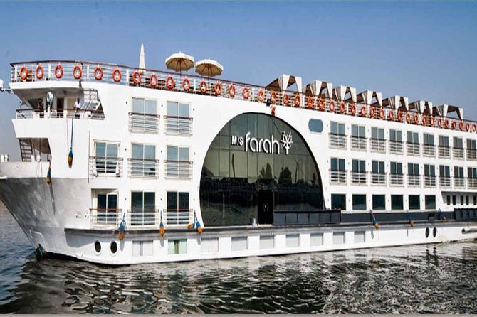 2-Hour Nile River Dinner Cruise From Cairo - Belly dancing, music, and the tanoura show