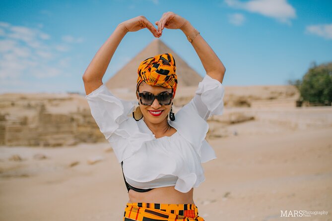 2 Hour Photoshoot at Pyramids of Giza with Instgram Style - Posing beside the pyramids