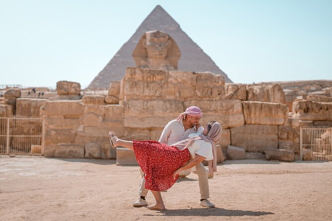 2 hrs Unique Photo session (PhotoShoot) at the Pyramids of Giza - Posing help makes a real difference