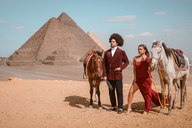 2 hrs Unique Photo session (PhotoShoot) at the Pyramids of Giza - Meeting Khaled at the Great Pyramid