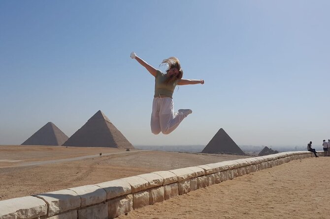 8 Hours Guided tour to Giza Pyramids , Sphinx, Saqqara & Dahshur - Who will enjoy this long Cairo pyramid day
