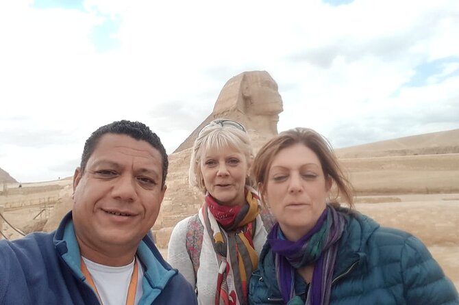 8 Hours Guided tour to Giza Pyramids , Sphinx, Saqqara & Dahshur - Giza Pyramids: two hours with the famous three