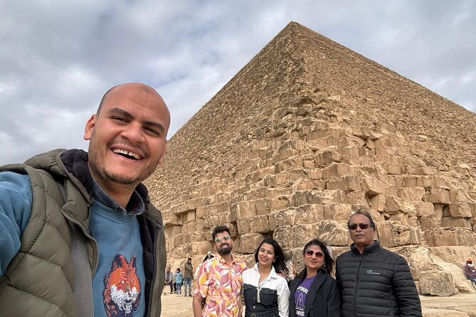 8-Hours private tour of Giza pyramids, Egyptian museum&Bazaar - Who should book this experience