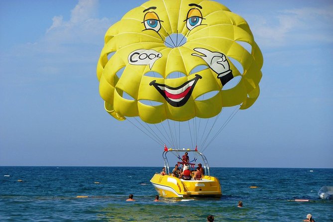 Adventure Parasailing Fly High Experience - Hurghada - Boarding the speedboat and getting ready