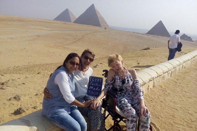 All Inclusive: Day Tour to Giza Pyramids, Saqqara and Dahshur - The Sphinx in a short, focused stop