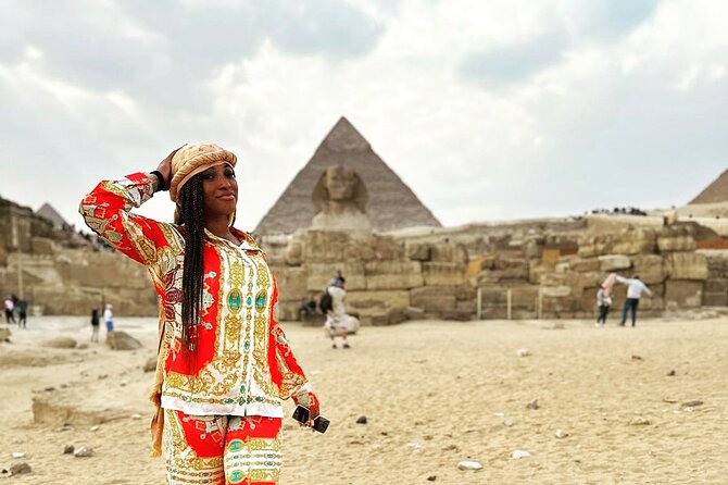All Inclusive Day Trip to Pyramids of Giza, Sphinx and Saqqara - Starting in Cairo at 7:30 am