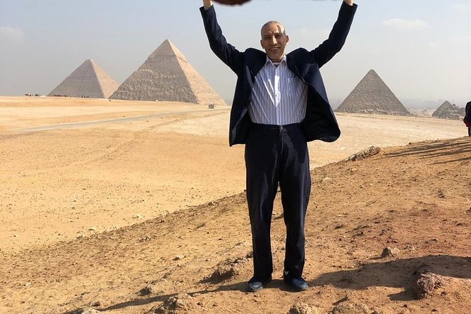 All Inclusive - Giza Pyramids , Sphinx, Cairo Museum and Lunch - Menkaure and the three-pyramid view