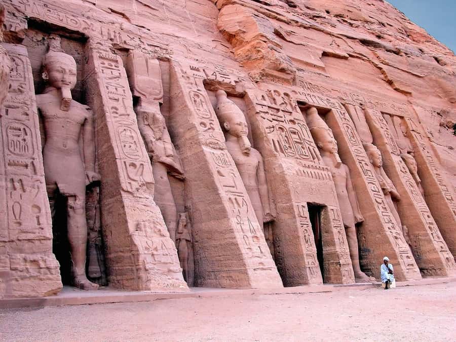 Aswan: Abu Simbel Group Tour with Guide and Entrance Fees - The return to Aswan and the real value of $65