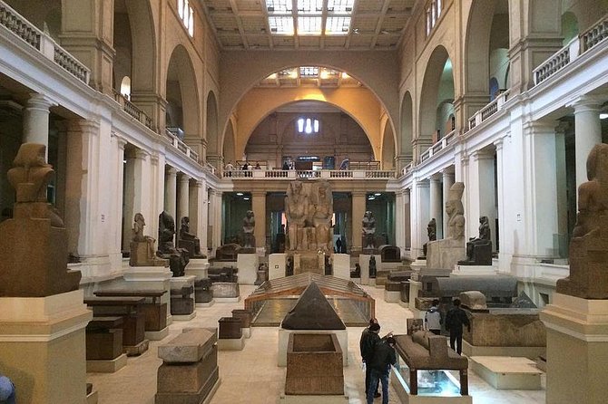 Best tour to Giza Pyramids, Egyptian Museum, Bazaar and Felucca - Meeting the three Giza pyramids