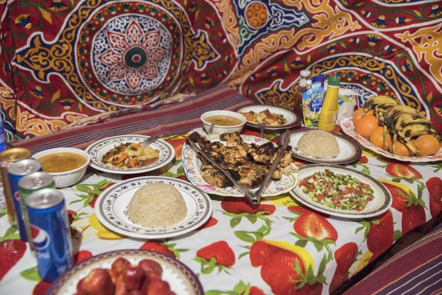 Cairo: 2-Day Bahariya Oasis Camp and Desert Tour - Dinner, campfire, and a cold night under the stars