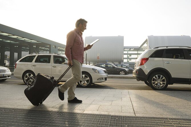 Cairo Airport Private Arrival/Departure Transfer to/hotel - Driver communication makes the biggest difference