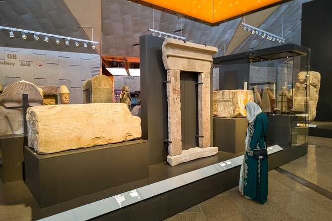 Cairo Day Tour: Grand Egyptian Museum, Giza Pyramids & Sphinx - Lunch at an Egyptian restaurant