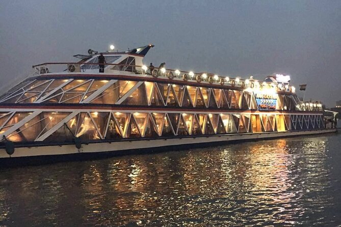 Cairo Dinner Cruise on the Nile River with Pickup And Drop off - What arrives at the buffet