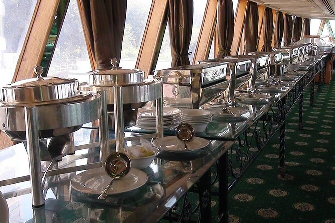 Cairo Dinner Cruise on the Nile River with Pickup And Drop off - How private is the experience?