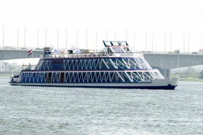 Cairo dinner Cruise with Belly dancer show - The tanura show may carry the entertainment