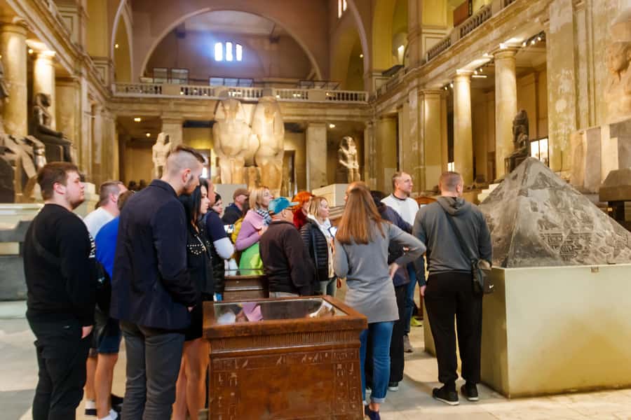 Cairo: Egyptian Museum, Pyramids & Bazaar Tour - Guide quality and the private or shared choice