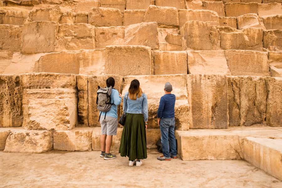 Cairo: Egyptian Museum, Pyramids & Bazaar Tour - One hour inside the Egyptian Museum