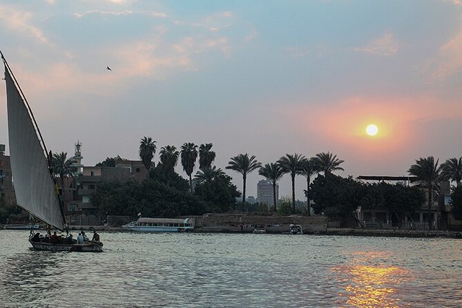 Cairo/Giza: Nile Sunset, Dinner Cruise, Show & Private Transfer - Who will enjoy this Nile dinner cruise?