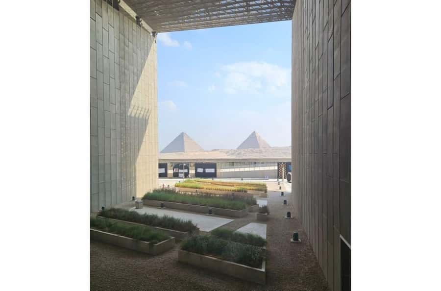 Cairo: Giza Pyramids & Grand Egyptian Museum Tour with Lunch - Lunch with koshari or shawarma