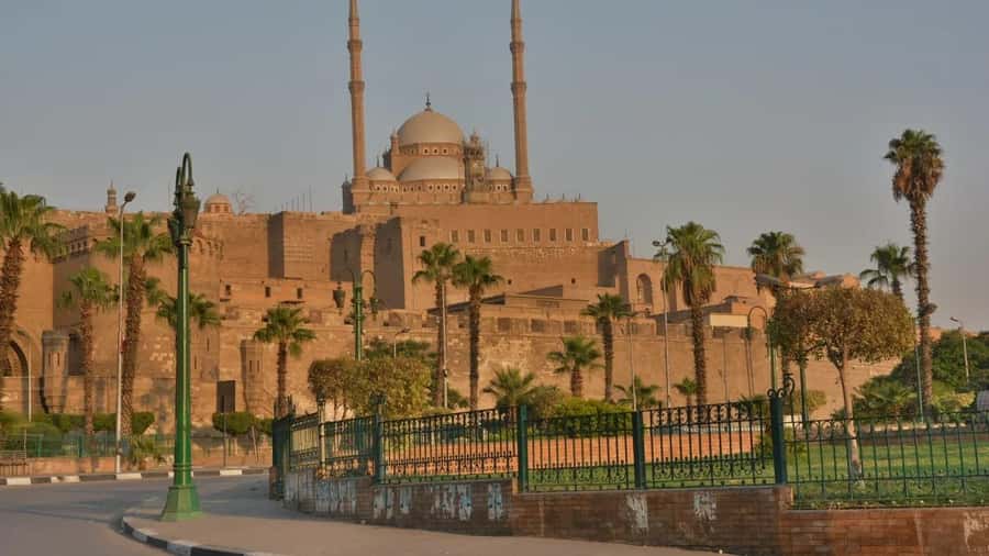 Cairo/Giza: Saladin Citadel, Egyptian Museum, & Bazaar Tour - Lunch adds a useful break