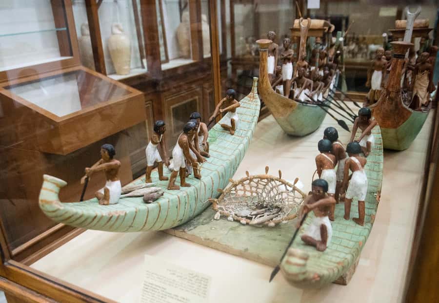 Cairo: Great Pyramids of Giza and Egyptian Museum Tour - The guides are the real variable