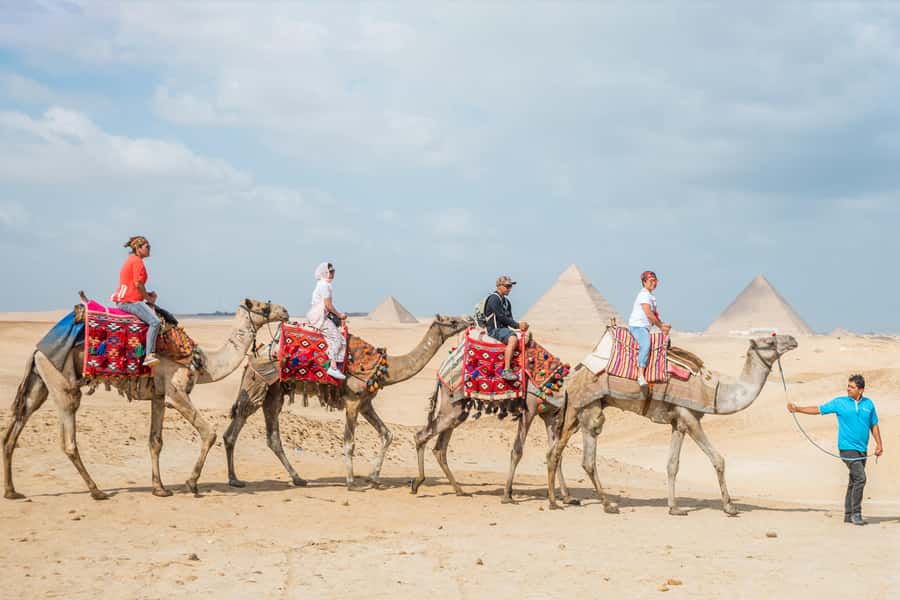 Cairo: Half Day Pyramids Tour by Camel or Horse Carriage - From Cairo hotel pickup to the Giza Plateau
