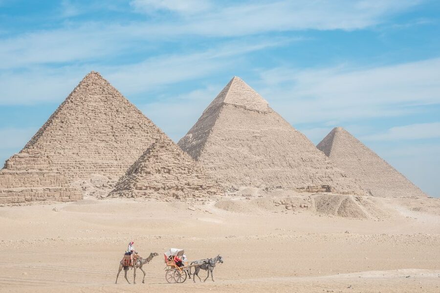 Cairo: Half Day Pyramids Tour by Camel or Horse Carriage - Chephren and Mykerinos complete the royal picture