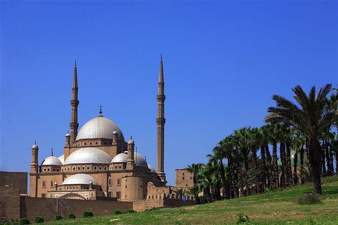 Cairo Luxury Tours to Egyptian Museum,Coptic Cairo & Bazaar - The Egyptian Museum: start with the big picture
