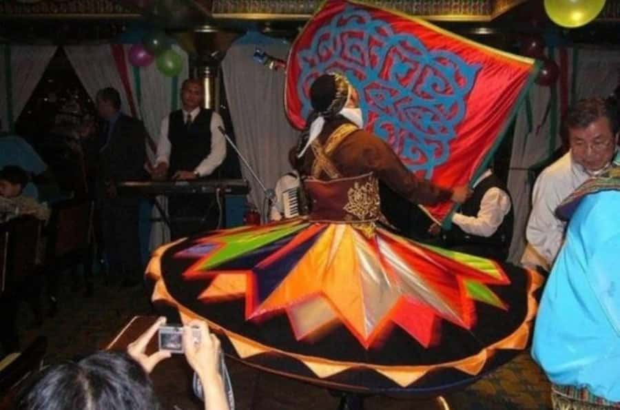 Cairo: Nile Dinner Cruise with Belly Dancer Show with Pickup - Boarding the dinner boat