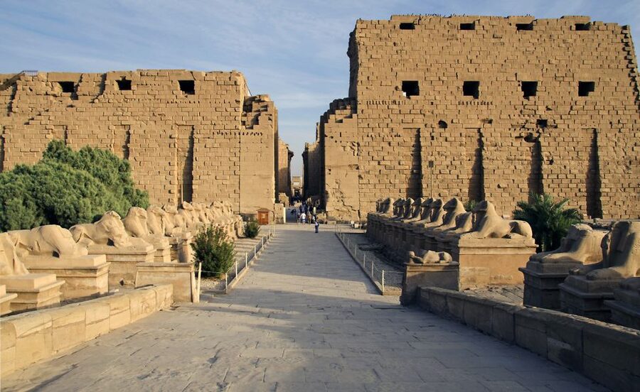 Cairo: Private Luxor Day Tour with Entrance fees by Flights - Tips for handling a very long day