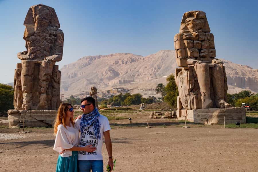 Cairo: Private Luxor Day Tour with Entrance fees by Flights - Colossi of Memnon and a local lunch