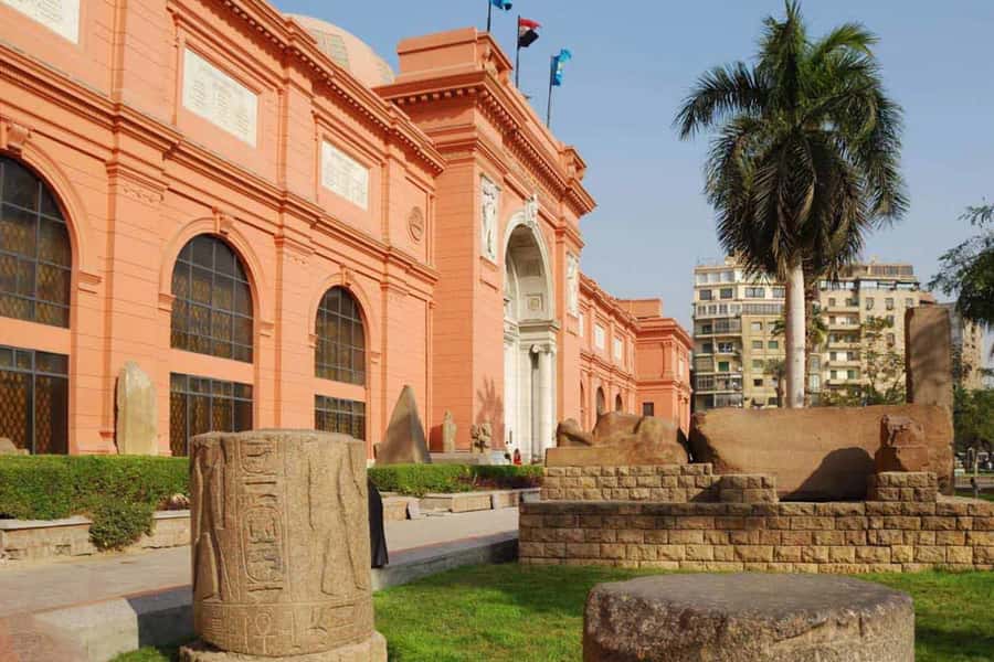 Cairo: Private Pyramids, Museum & Bazaar Tour with Lunch - Haggling at Khan el-Khalili