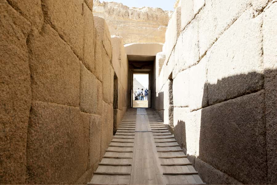 Cairo: Pyramids and Sphinx Tour with River Nile Felucca Ride - Guide quality is the heart of the experience