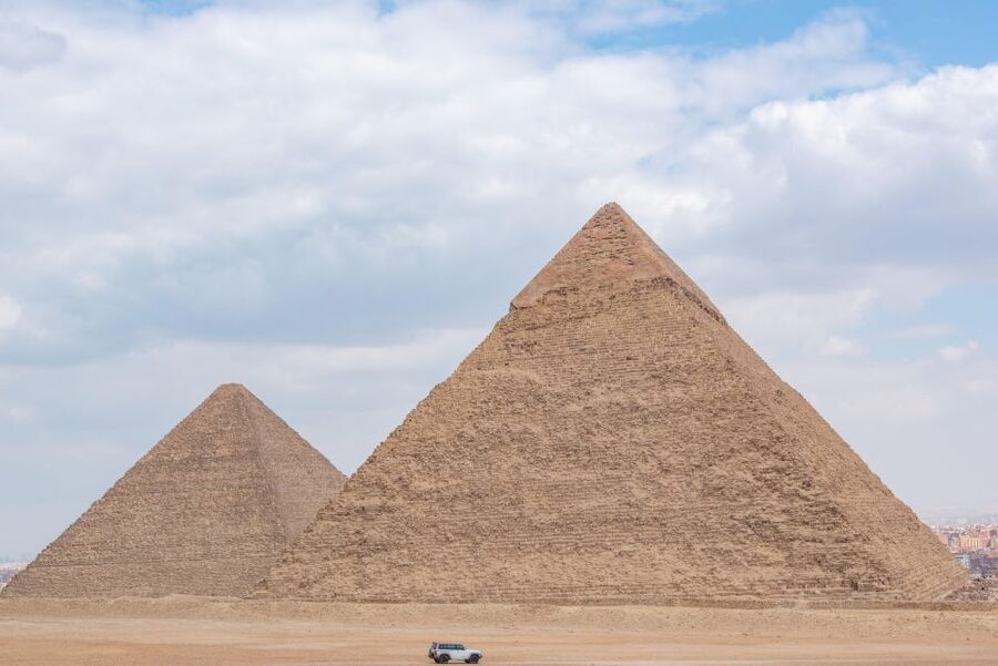 Cairo: Pyramids, Memphis, Sakkara & Dahshur Luxury Adventure - What the guide and vehicle add