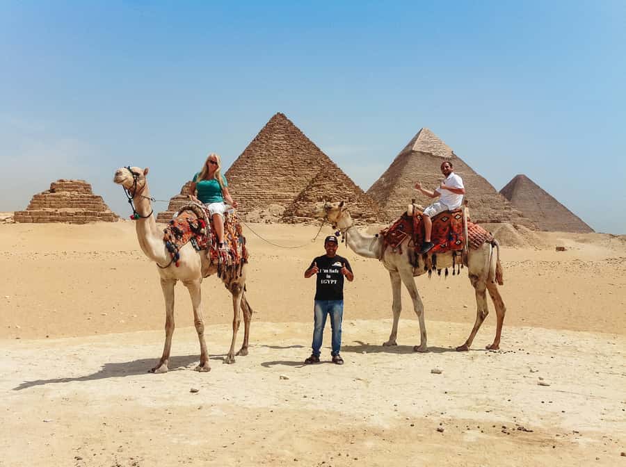 Cairo: Pyramids, Sakkara & Memphis Tour with Lunch - The road between sites and the comfort of the vehicle