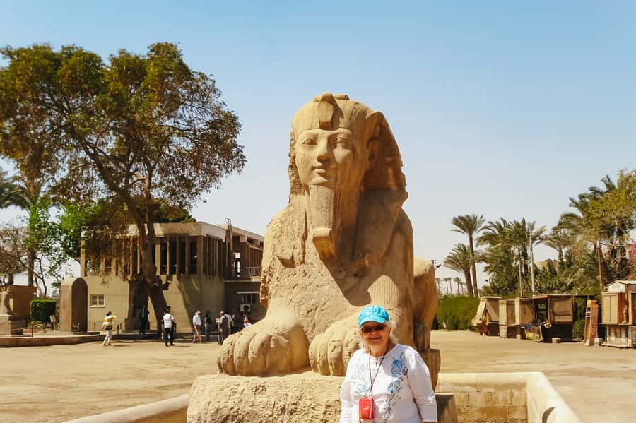 Cairo: Pyramids, Sakkara & Memphis Tour with Lunch - Lunch, shopping stops, and the parts that need patience