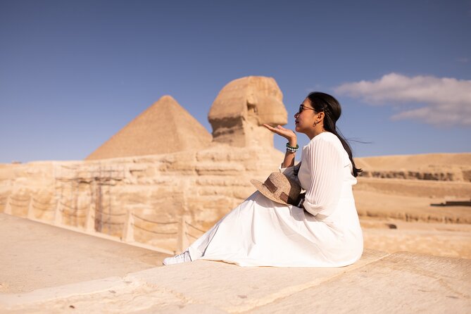 Cairo: Pyramids, Sphinx, Museum & Bazaar Tour with Female Guide - Why the female-guide format matters in Cairo