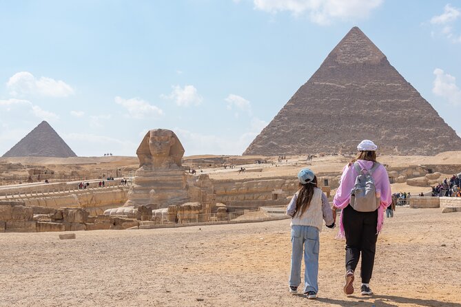 Cairo: Pyramids, Sphinx, Museum & Bazaar Tour with Female Guide - Three hours among Egypt’s ancient collections