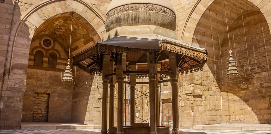 Cairo: Salah El Din Citadel and Old Cairo Bazar Guided Tour - Khan el-Khalili after the monuments
