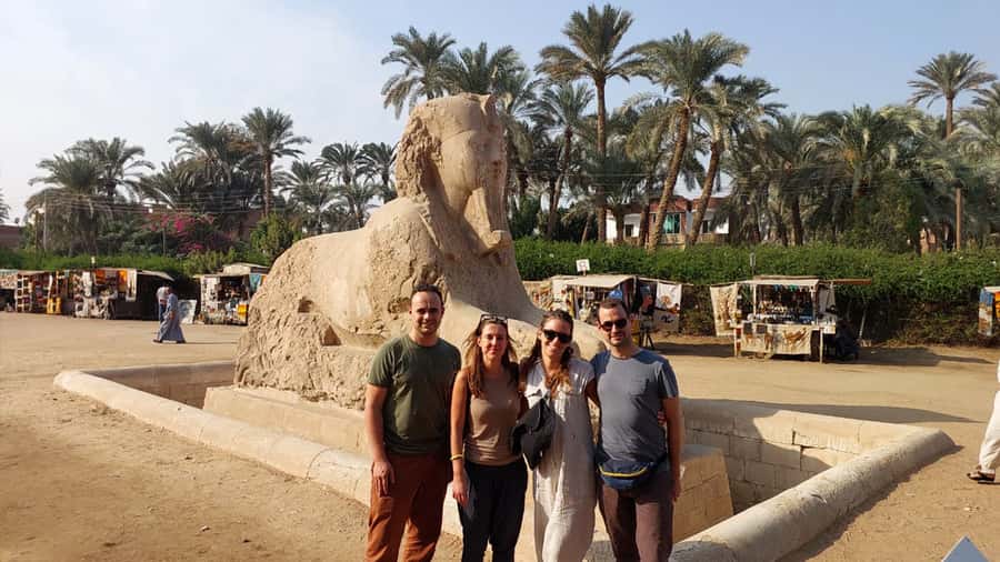 Cairo: Saqqara, Memphis, and Dahshur Day Trip with Lunch - Entering the Red Pyramid requires some effort
