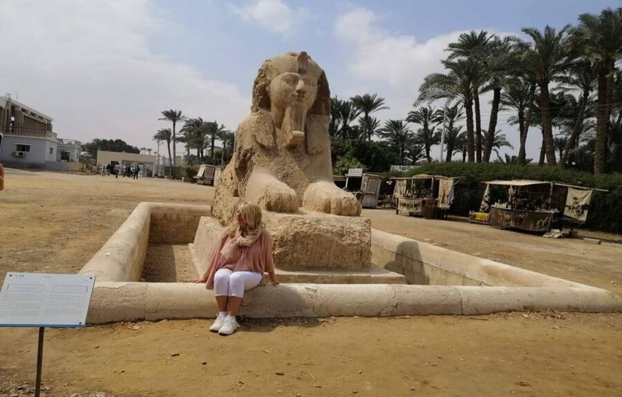 Cairo: Trip Pyramids, Sakkara, & Memphis Tour with Lunch - The Sphinx and Valley Temple