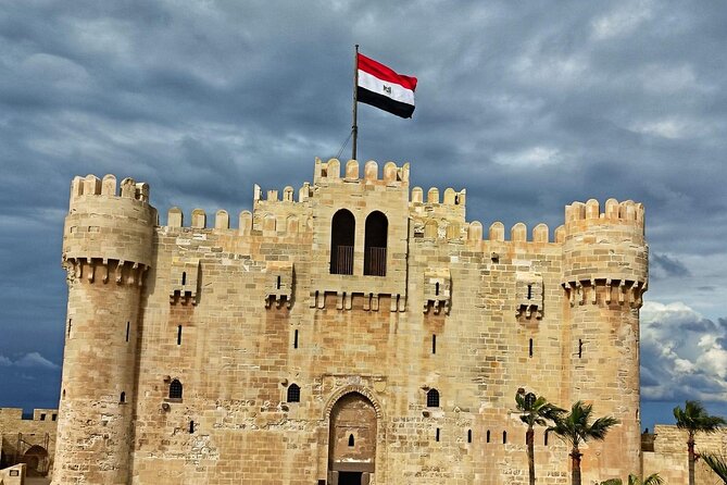 Cheap Private tour to Giza Pyramids and Sakkara and memphis - The guide, driver, and private format