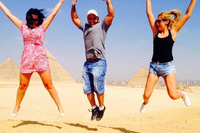 Day-Tour To Giza Pyramids, Great Sphinx, Egyptian Museum & Khan El Khalili - The Giza Pyramids, the day’s main event
