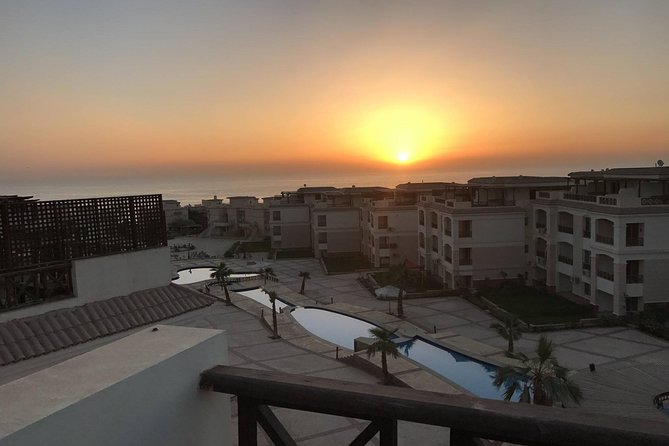 Day-Tour to the Red Sea from Cairo - Lunch, towels, and the hotel facilities