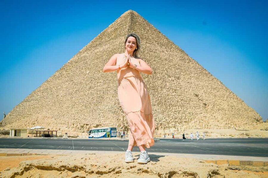 Discover Cairo: Pyramids, Museum & Sphinx Tour from Hurghada - Key points at a glance