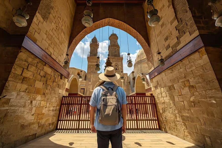Discover Cairo: Pyramids, Museum & Sphinx Tour from Hurghada - Who should book this Cairo trip?