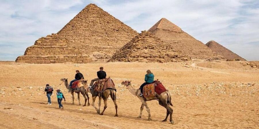 Egypt: Private 5-Day Tour, Nile Cruise, Flights & Balloon - Day 3: Edfu by carriage and Kom Ombo by river