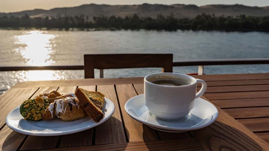 From Aswan: 4-Day 3-Night Nile Cruise with Hot Air Balloon - Day 4: Sunrise balloon flight over Luxor