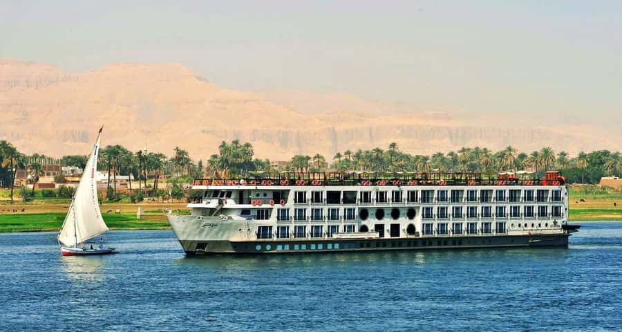 From Aswan: 4-Days 3-Night Nile Cruise with Hot Air Balloon - What the $456 price really covers